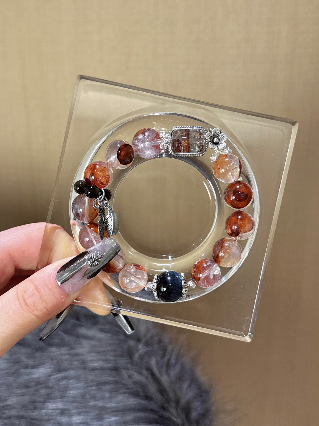 ▫️▪️ Red gum flower ghost box bracelet